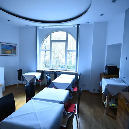 酒店 Art-hotel Robert Mayer 3*