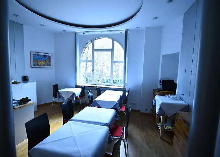 ホテル Art-hotel Robert Mayer 3*