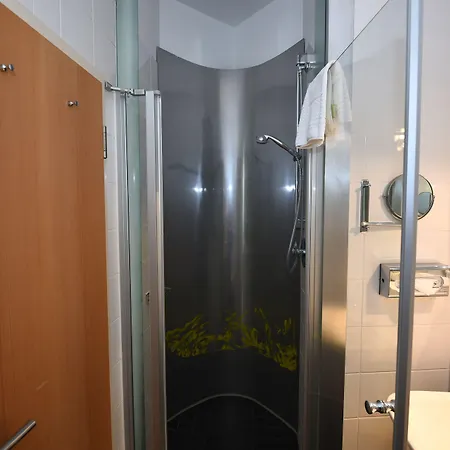 Art-hotel Robert Mayer فندق